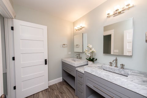 Tiny photo for 205 W Cook Avenue, Libertyville, IL 60048 (MLS # 12731479)