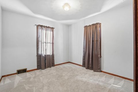 Tiny photo for 2839 E Locust St Street, Davenport, IA 52803 (MLS # 100000190)