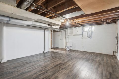 Tiny photo for 2839 E Locust St Street, Davenport, IA 52803 (MLS # 100000190)