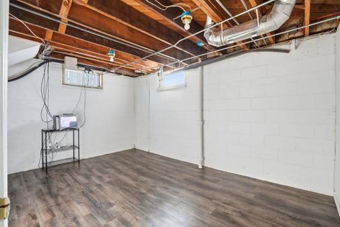 Tiny photo for 2839 E Locust St Street, Davenport, IA 52803 (MLS # 100000190)