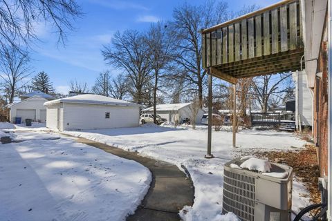 Tiny photo for 2839 E Locust St Street, Davenport, IA 52803 (MLS # 100000190)