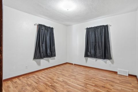 Tiny photo for 2839 E Locust St Street, Davenport, IA 52803 (MLS # 100000190)