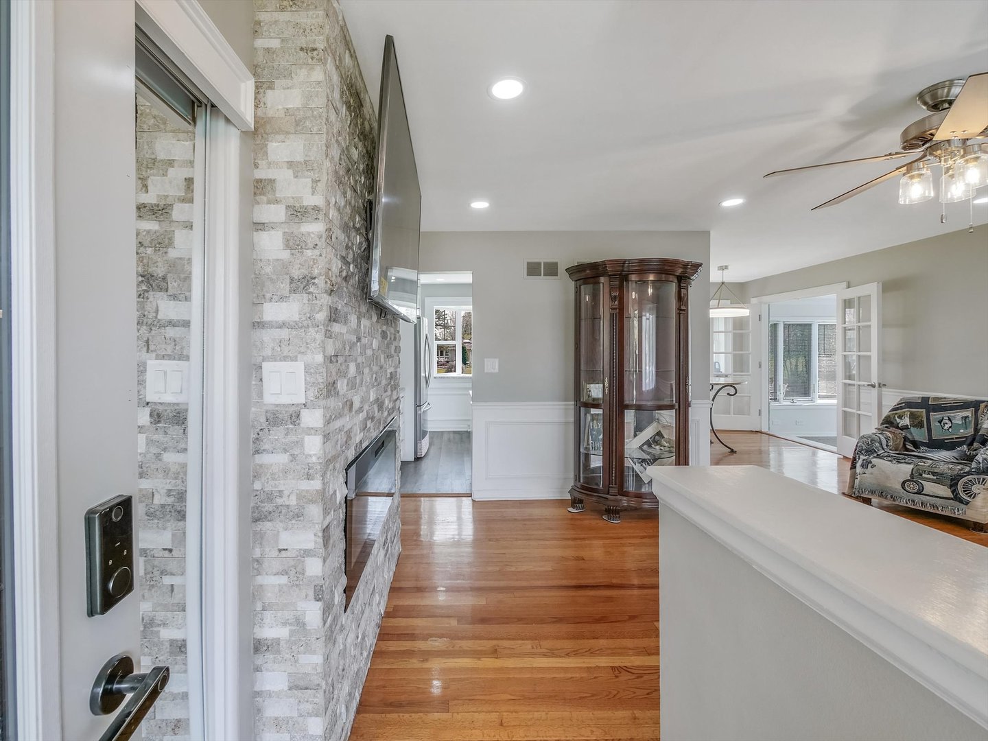 22W145 Sunset Terrace