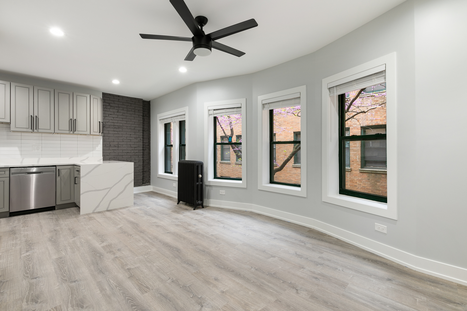 7738 N Eastlake Terrace 3E