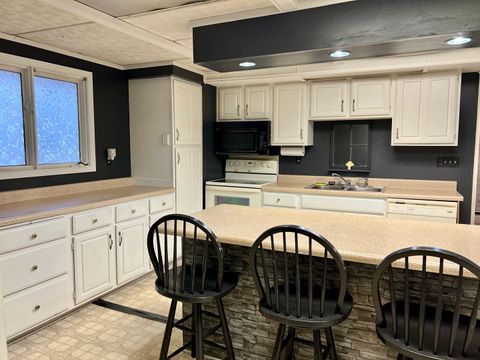 Tiny photo for 106 Lakeview Drive, Gibson City, IL 60936 (MLS # 12499607)