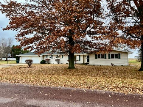 Tiny photo for 106 Lakeview Drive, Gibson City, IL 60936 (MLS # 12499607)