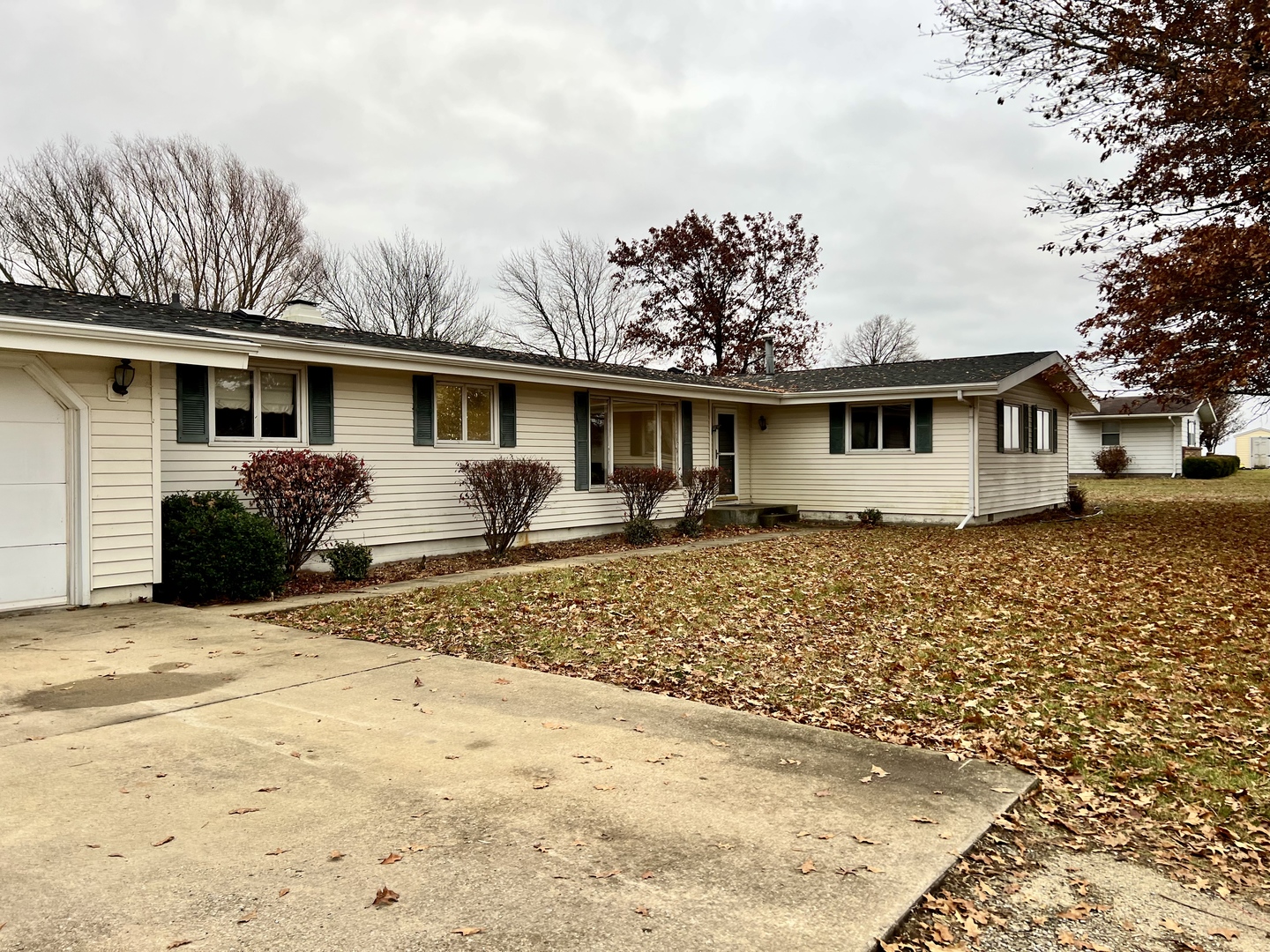 106 Lakeview Drive