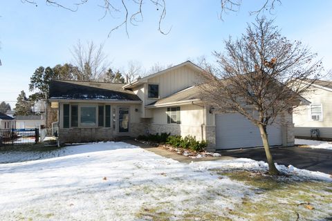 Photo of 3S554 Virginia Avenue, Warrenville, IL 60555 (MLS # 12540916)