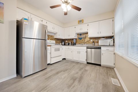 Tiny photo for 1803 Dumont Lane, Schaumburg, IL 60194 (MLS # 12586147)