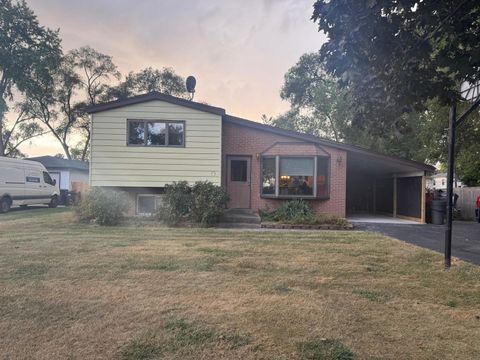 Photo of 7310 Capitol Drive, Darien, IL 60561 (MLS # 12490691)