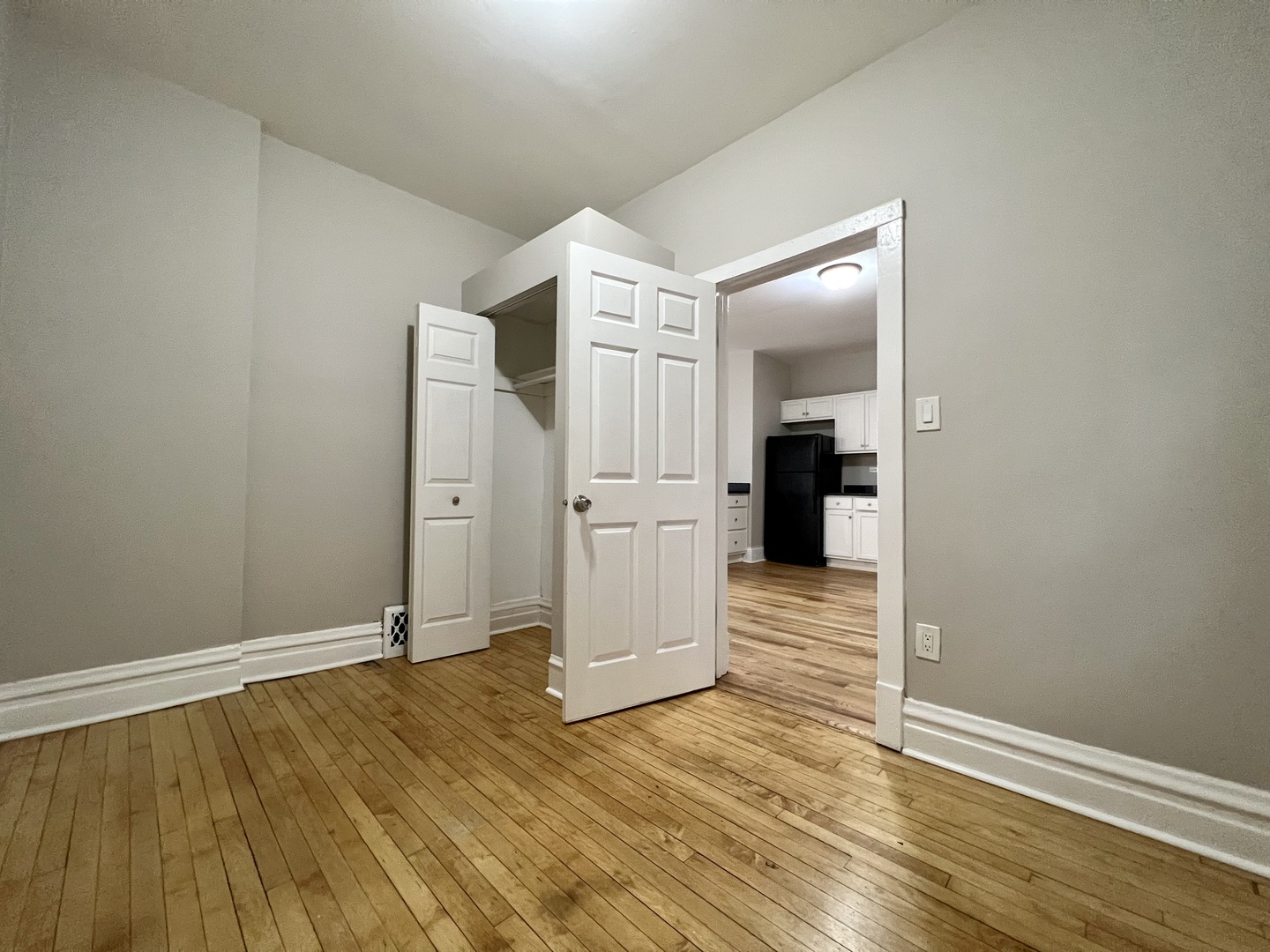 2203 S Ridgeway Avenue