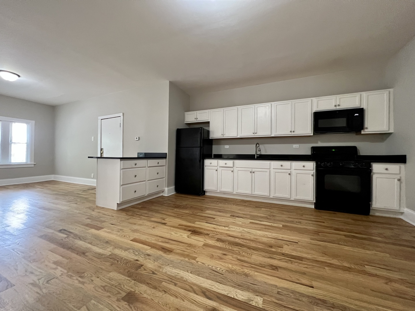 2203 S Ridgeway Avenue