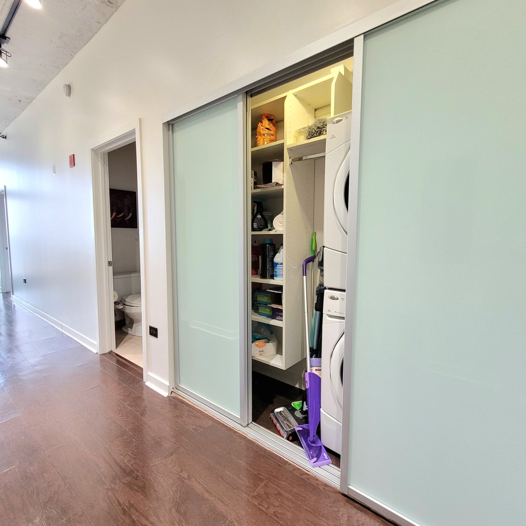 235 W Van Buren Street 3902