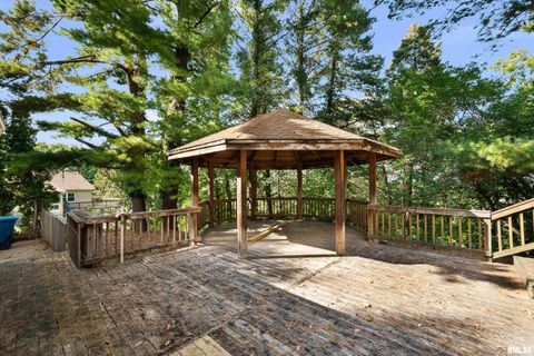 Tiny photo for 660 18TH Avenue, East Moline, IL 61244 (MLS # 12584327)