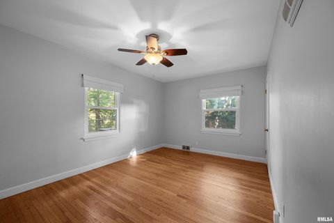 Tiny photo for 660 18TH Avenue, East Moline, IL 61244 (MLS # 12584327)