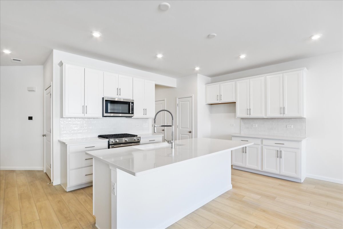 663 Switchgrass Way 62004