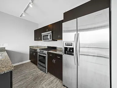 860 W Blackhawk Street 2401