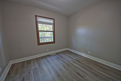 Tiny photo for 20 Echo Hill, Lake In The Hills, IL 60156 (MLS # 12484139)