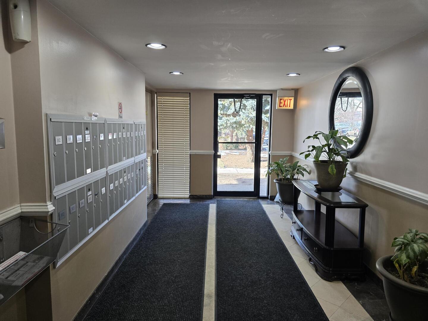 6400 N Ridge Boulevard 404