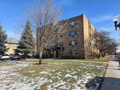 Tiny photo for 6400 N Ridge Boulevard #404, Chicago, IL 60626 (MLS # 12540960)