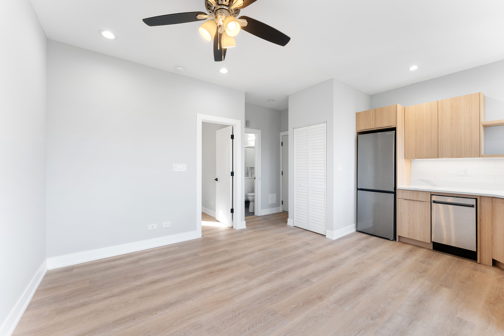 1546 W JONQUIL Terrace 107