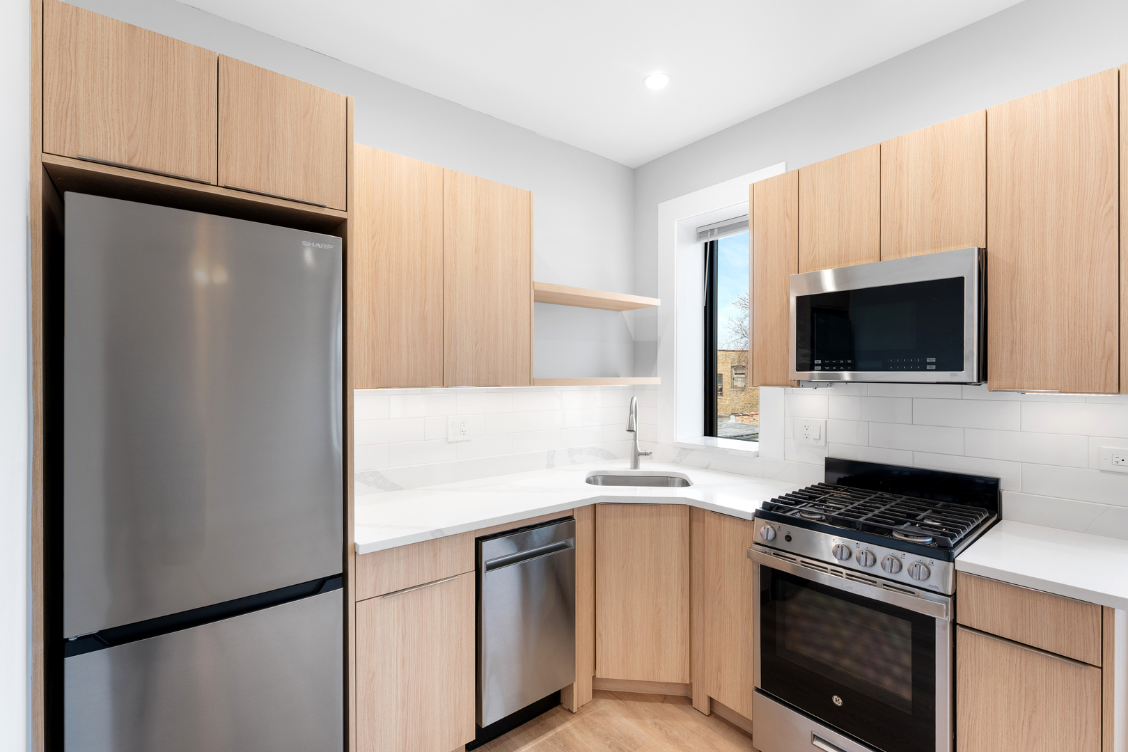 1546 W JONQUIL Terrace 107