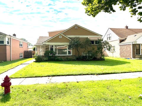 Photo of 7536 Kildare Avenue, Skokie, IL 60076 (MLS # 12734470)