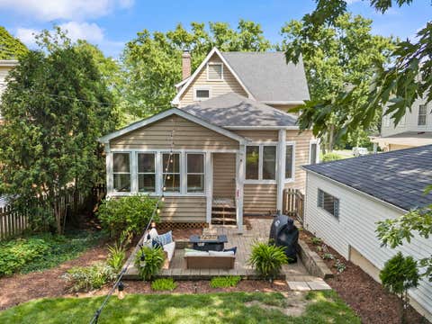 Tiny photo for 810 N Summit Street, Wheaton, IL 60187 (MLS # 12716852)