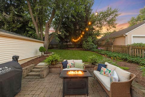 Tiny photo for 810 N Summit Street, Wheaton, IL 60187 (MLS # 12716852)
