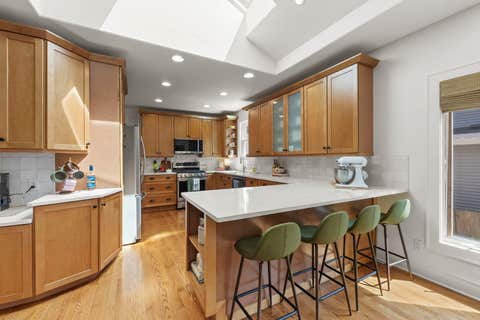Tiny photo for 810 N Summit Street, Wheaton, IL 60187 (MLS # 12716852)