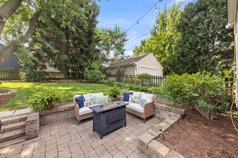 Tiny photo for 810 N Summit Street, Wheaton, IL 60187 (MLS # 12716852)