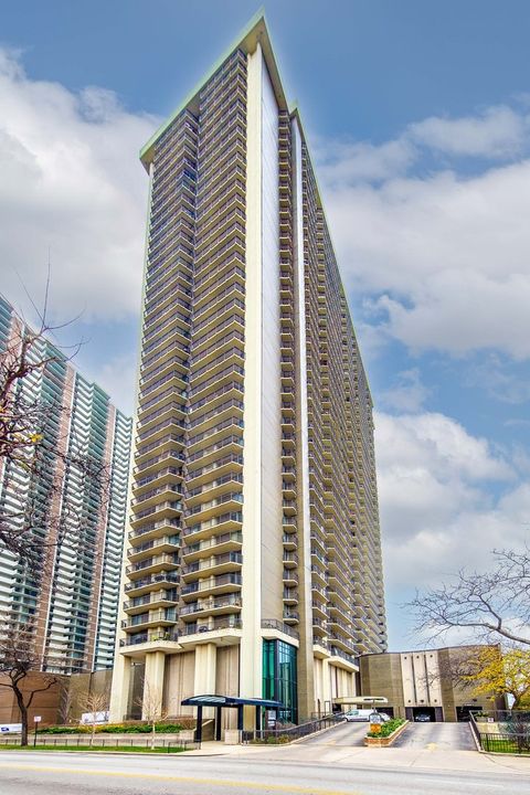 6007 N Sheridan Road 30F Chicago IL 60660