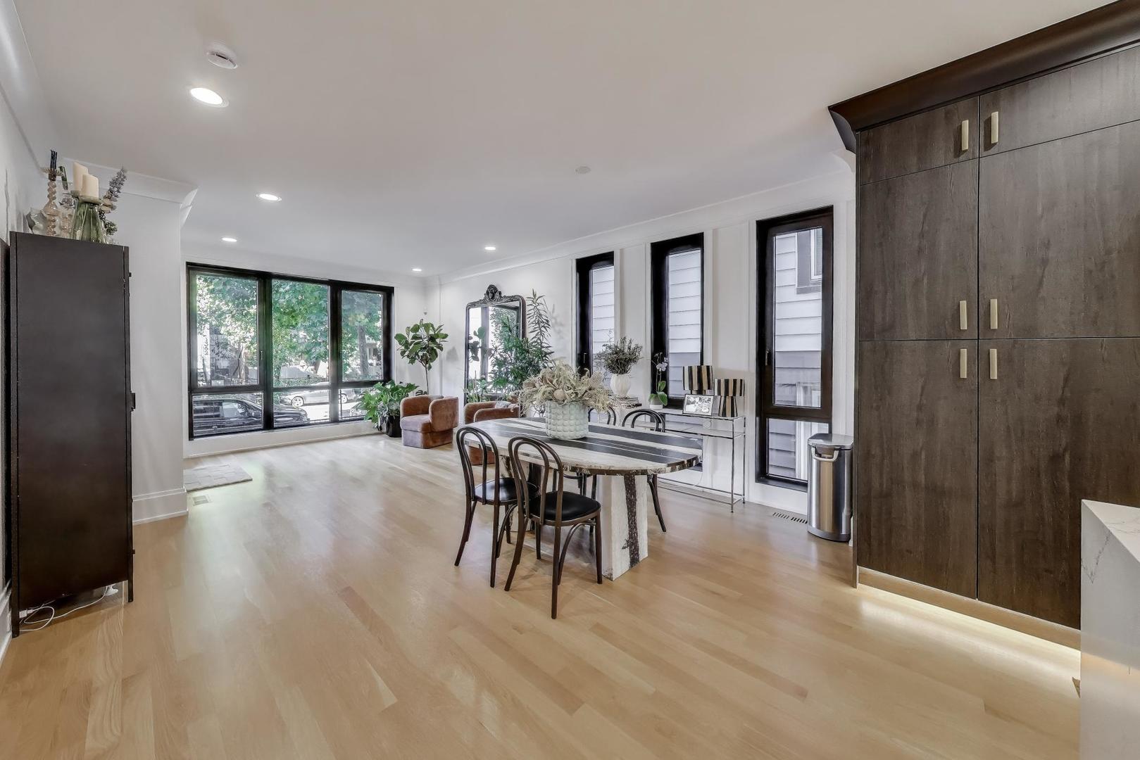 1363 W Hubbard Street 1