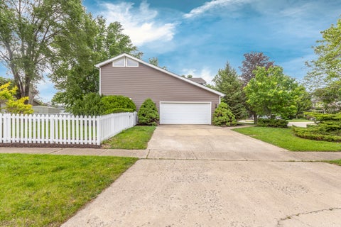Tiny photo for 1119 Wheatland Drive, Shorewood, IL 60404 (MLS # 12650585)
