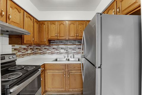 Tiny photo for 148 Circle Avenue #201, Forest Park, IL 60130 (MLS # 12702800)