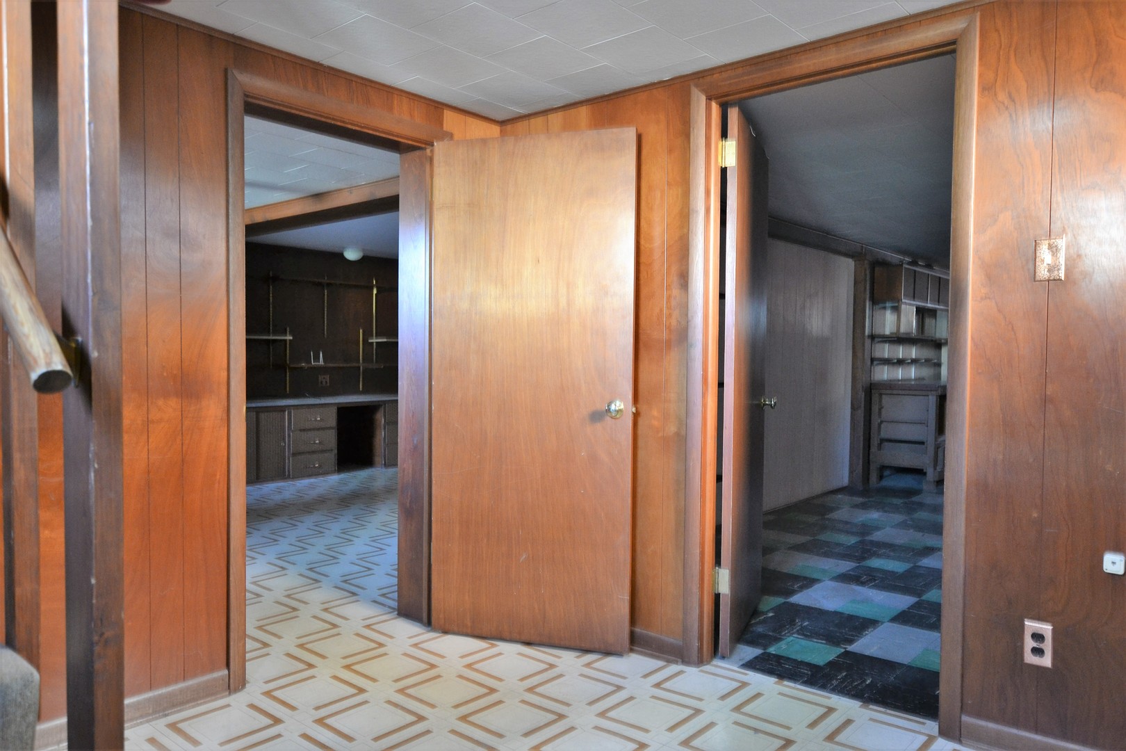 Evergreen Park, Illinois 60805, United States, 3 Bedrooms Bedrooms, ,2 BathroomsBathrooms,Residential,Active,215794