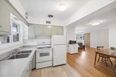 Tiny photo for 5 Garden Drive #5, La Grange Park, IL 60526 (MLS # 12654538)