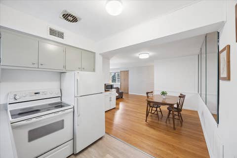 Tiny photo for 5 Garden Drive #5, La Grange Park, IL 60526 (MLS # 12654538)
