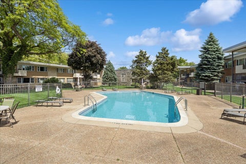 Tiny photo for 5 Garden Drive #5, La Grange Park, IL 60526 (MLS # 12654538)