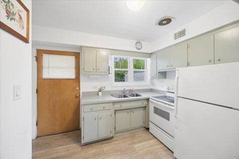 Tiny photo for 5 Garden Drive #5, La Grange Park, IL 60526 (MLS # 12654538)