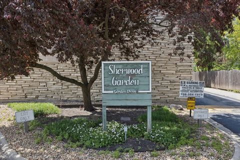 Tiny photo for 5 Garden Drive #5, La Grange Park, IL 60526 (MLS # 12654538)