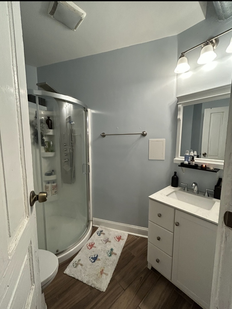 1332 W 18th Street 3F