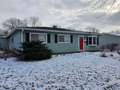 Tiny photo for 601 Ridgewood Road, Streamwood, IL 60107 (MLS # 12550015)