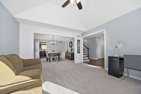 Tiny photo for 38 Breckenridge Drive, Aurora, IL 60504 (MLS # 12577607)