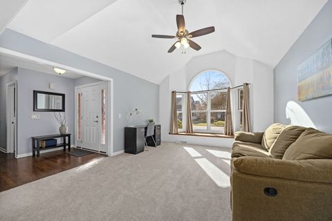 Tiny photo for 38 Breckenridge Drive, Aurora, IL 60504 (MLS # 12577607)