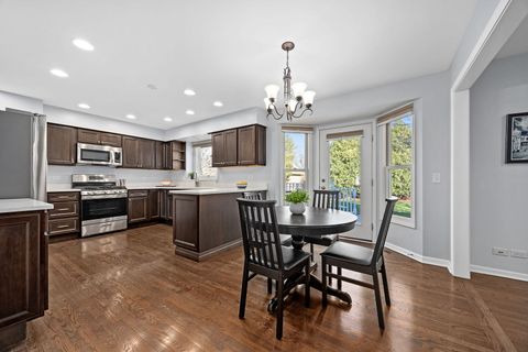 Tiny photo for 38 Breckenridge Drive, Aurora, IL 60504 (MLS # 12577607)