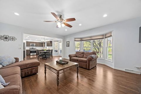 Tiny photo for 38 Breckenridge Drive, Aurora, IL 60504 (MLS # 12577607)