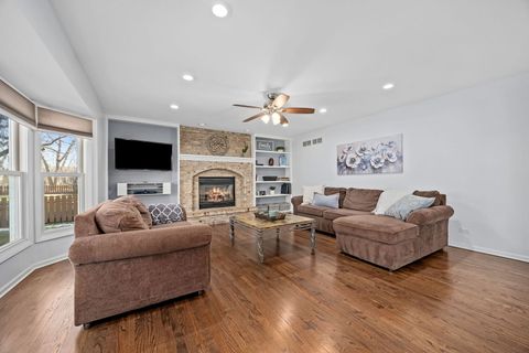 Tiny photo for 38 Breckenridge Drive, Aurora, IL 60504 (MLS # 12577607)