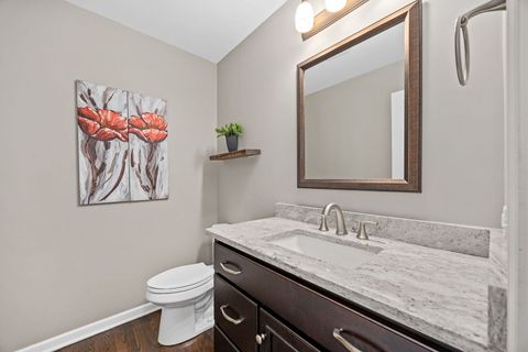 Tiny photo for 38 Breckenridge Drive, Aurora, IL 60504 (MLS # 12577607)