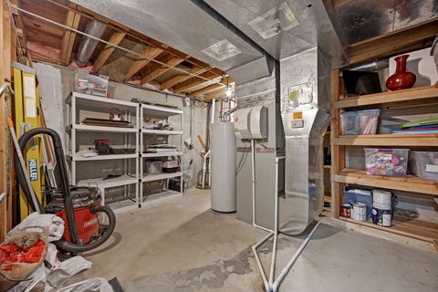 Tiny photo for 38 Breckenridge Drive, Aurora, IL 60504 (MLS # 12577607)